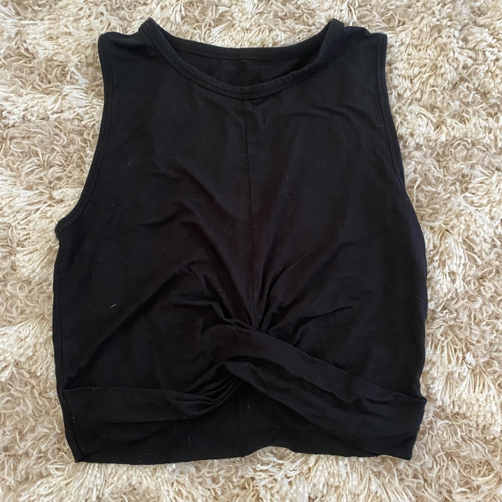 ALO Cross Front Crop Tank